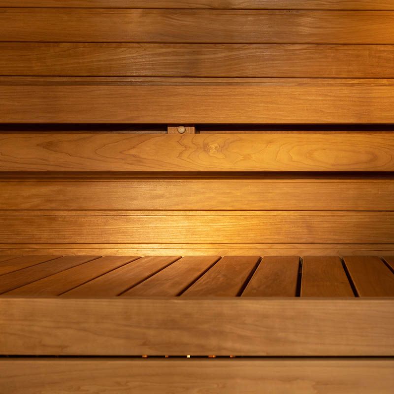 Auroom-Cala-Glass Sauna - close up view of wood