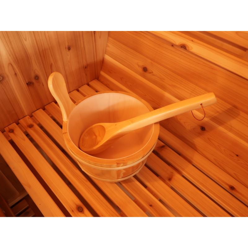 Galley barrel sauna - bucket and ladle